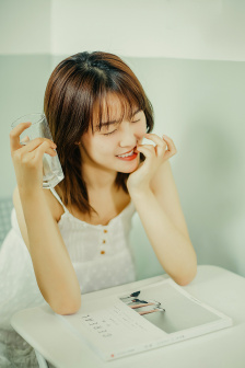 《丰满女人》hd